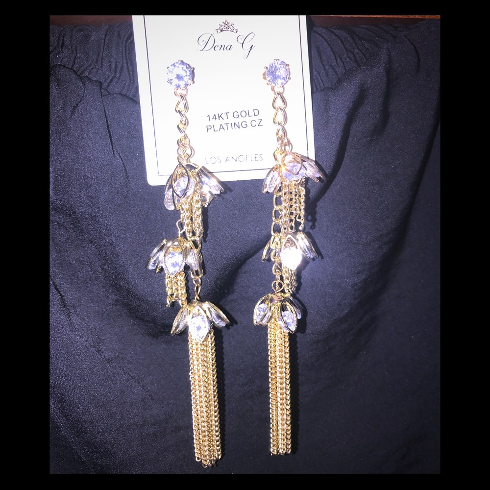 NWOT Gold tone sparkly earrings